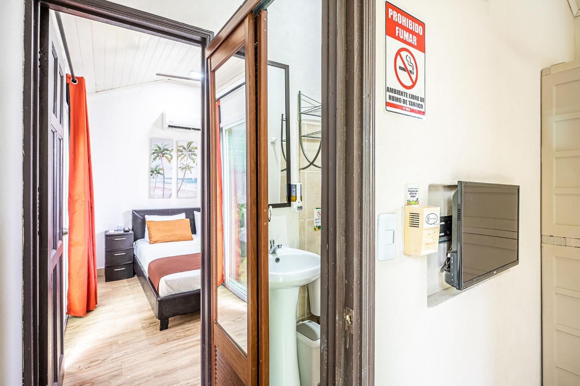 Jaco Lodge Quiet Place (Adults Only) Bagian luar foto